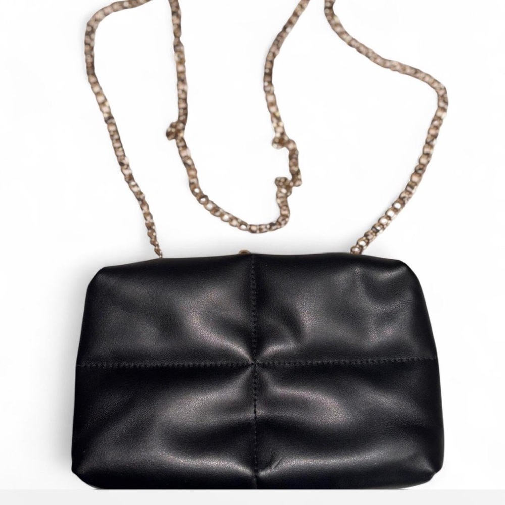 Elegant Black Quilted Chain Bag